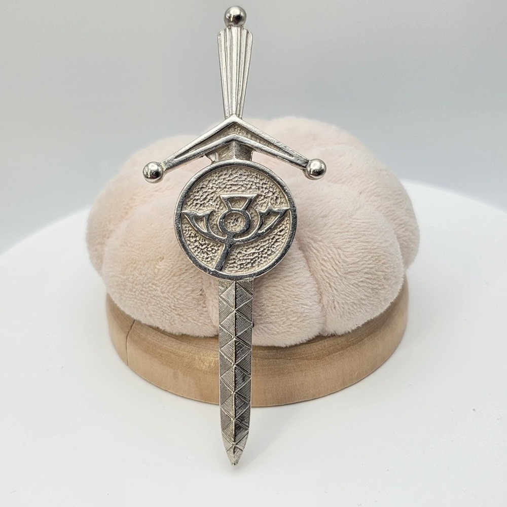 Vtg Sword &‎ Shield SCOTTISH Kilt Pin Tartan Scarf Brooch Silver Tone FREE $HIP!
